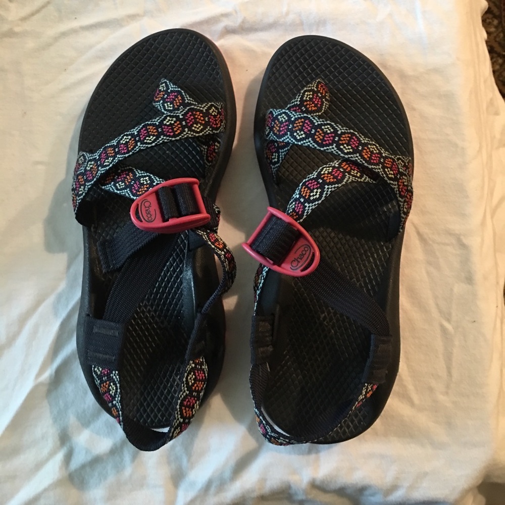 Chaco women’s z2 classic peace blue